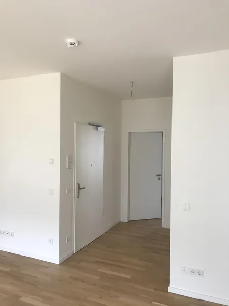 Modern 2‑room apartment with balcony in Wasserstadt Mitte - 1st floor — photo 1